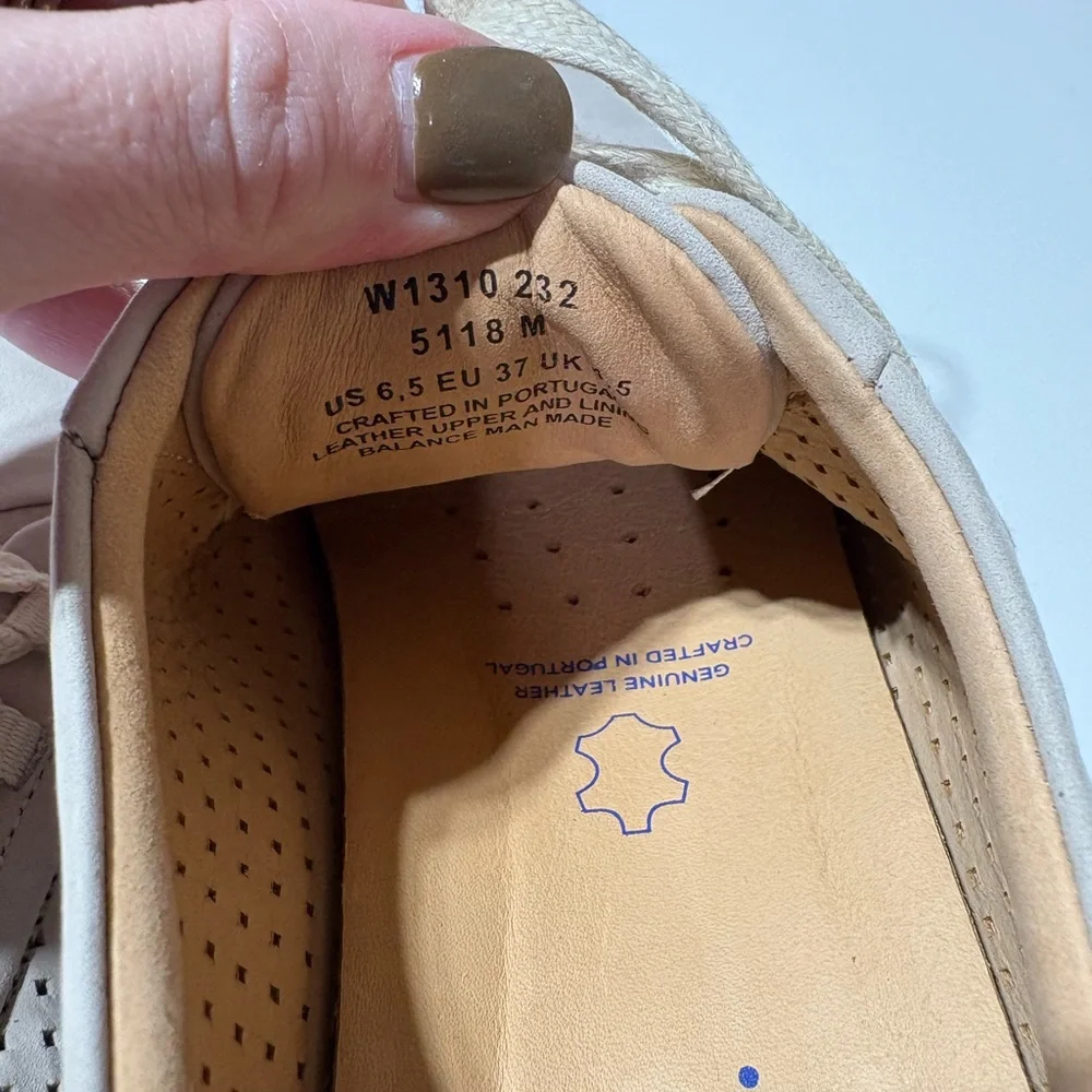 Samuel Hubbard Wanderer Sneaker in light beige Women’s size U.S 6.5/37EU
